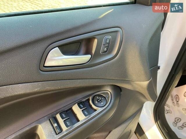 Білий Форд Ескейп, об'ємом двигуна 1.5 л та пробігом 210 тис. км за 11400 $, фото 11 на Automoto.ua