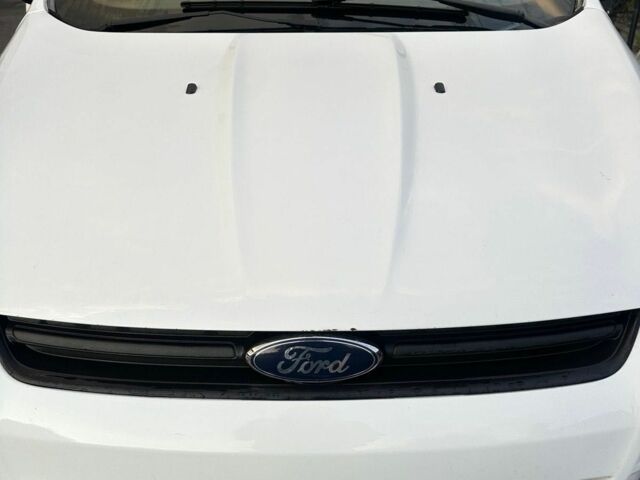 Белый Форд Эскейп, объемом двигателя 2.5 л и пробегом 240 тыс. км за 9800 $, фото 1 на Automoto.ua