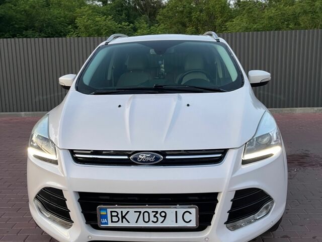 Белый Форд Эскейп, объемом двигателя 2 л и пробегом 140 тыс. км за 13000 $, фото 1 на Automoto.ua