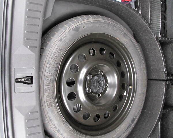 Белый Форд Эскейп, объемом двигателя 2 л и пробегом 117 тыс. км за 14000 $, фото 34 на Automoto.ua