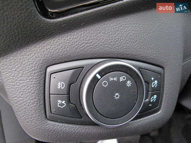 Белый Форд Эскейп, объемом двигателя 2 л и пробегом 117 тыс. км за 14000 $, фото 75 на Automoto.ua