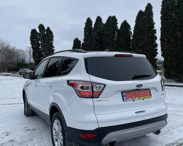 Белый Форд Эскейп, объемом двигателя 1.5 л и пробегом 213 тыс. км за 9999 $, фото 6 на Automoto.ua