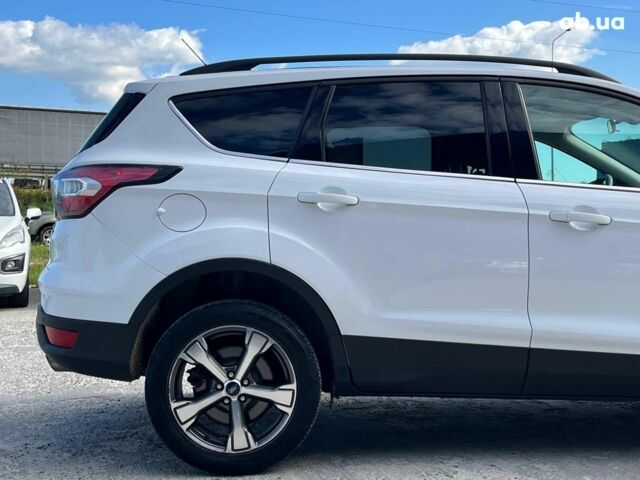 Белый Форд Эскейп, объемом двигателя 1.5 л и пробегом 105 тыс. км за 13980 $, фото 9 на Automoto.ua