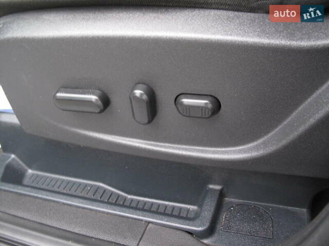 Белый Форд Эскейп, объемом двигателя 2 л и пробегом 117 тыс. км за 14000 $, фото 22 на Automoto.ua