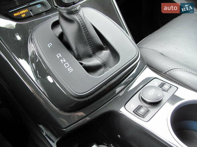 Белый Форд Эскейп, объемом двигателя 2 л и пробегом 117 тыс. км за 14000 $, фото 69 на Automoto.ua