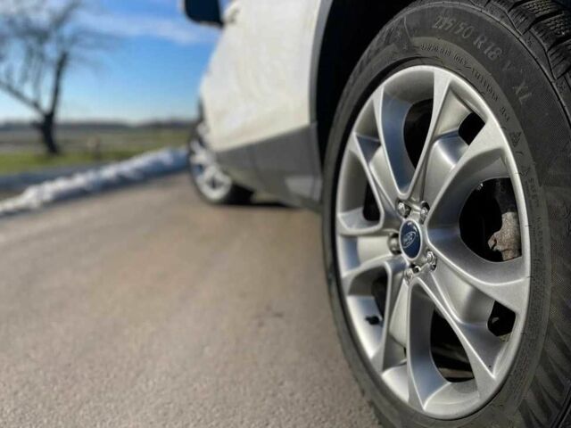 Белый Форд Эскейп, объемом двигателя 2 л и пробегом 96 тыс. км за 8900 $, фото 6 на Automoto.ua