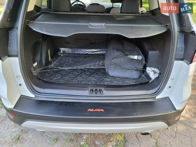 Белый Форд Эскейп, объемом двигателя 1.5 л и пробегом 137 тыс. км за 13700 $, фото 16 на Automoto.ua