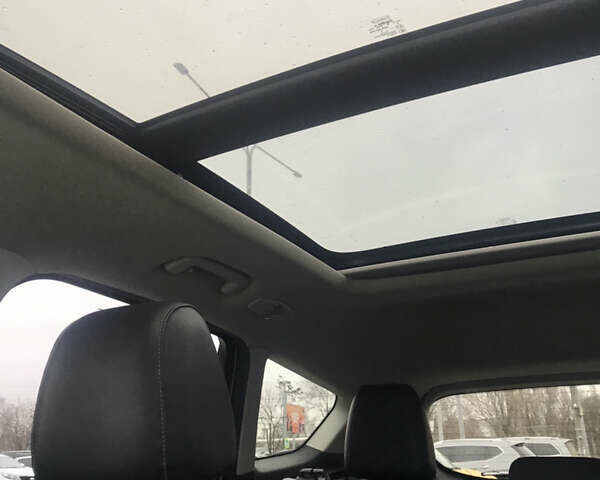 Белый Форд Эскейп, объемом двигателя 2 л и пробегом 133 тыс. км за 17000 $, фото 18 на Automoto.ua