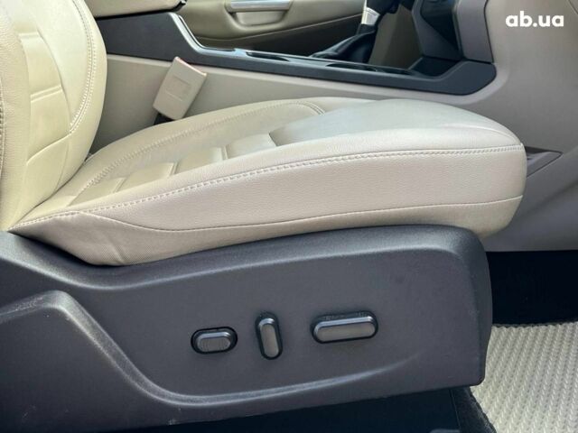 Белый Форд Эскейп, объемом двигателя 1.5 л и пробегом 105 тыс. км за 13980 $, фото 19 на Automoto.ua