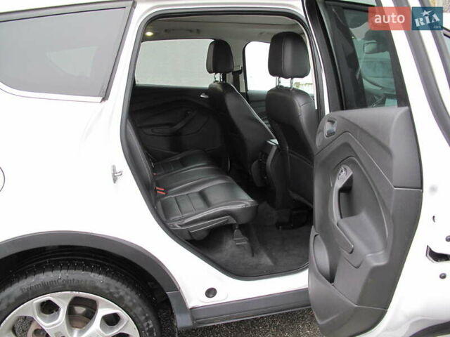 Белый Форд Эскейп, объемом двигателя 2 л и пробегом 117 тыс. км за 14000 $, фото 48 на Automoto.ua