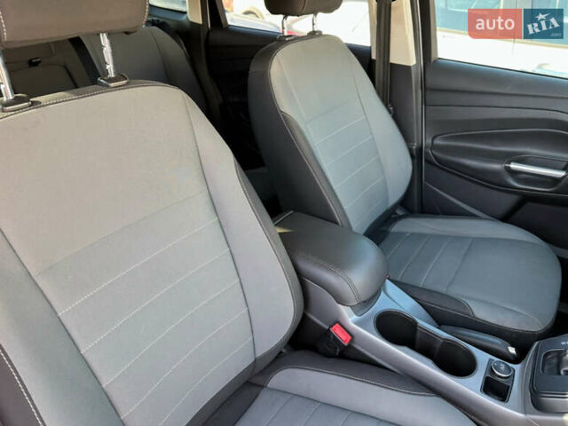 Белый Форд Эскейп, объемом двигателя 1.6 л и пробегом 240 тыс. км за 6400 $, фото 11 на Automoto.ua