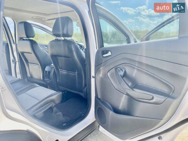 Білий Форд Ескейп, об'ємом двигуна 1.5 л та пробігом 49 тис. км за 12500 $, фото 13 на Automoto.ua