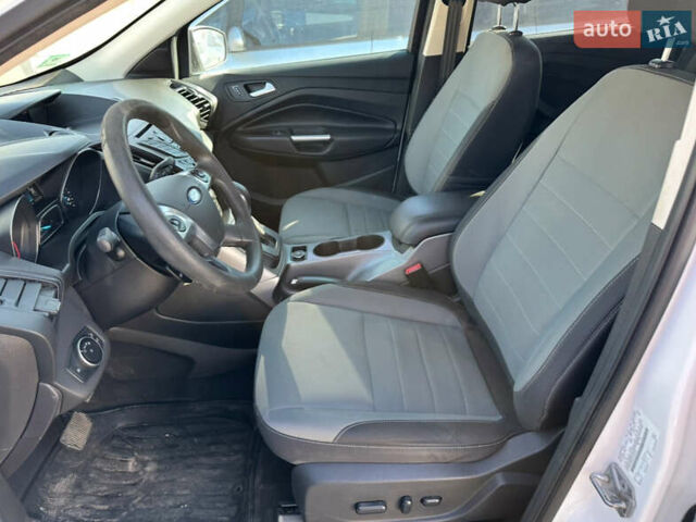 Белый Форд Эскейп, объемом двигателя 1.6 л и пробегом 240 тыс. км за 6400 $, фото 9 на Automoto.ua