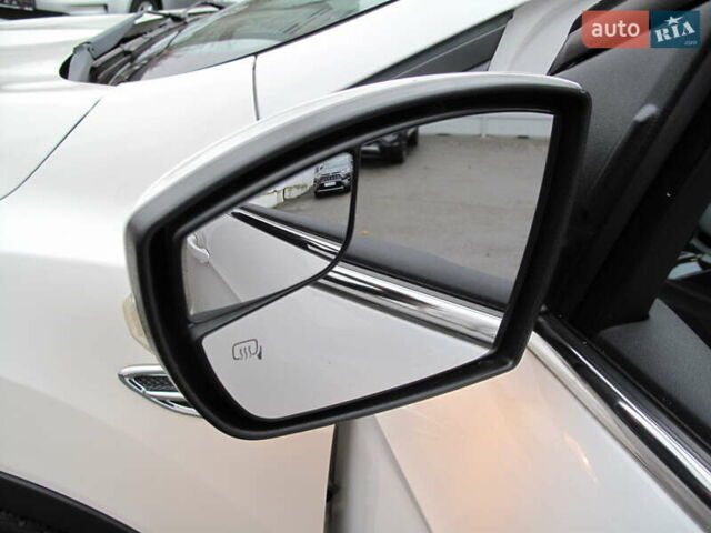 Белый Форд Эскейп, объемом двигателя 2 л и пробегом 117 тыс. км за 14000 $, фото 29 на Automoto.ua