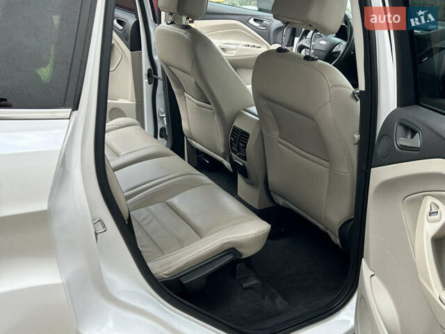 Белый Форд Эскейп, объемом двигателя 2 л и пробегом 217 тыс. км за 11900 $, фото 23 на Automoto.ua