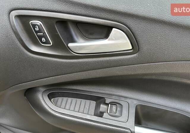 Форд Ескейп 2016 у Івано-Франківську на Automoto.ua Білий Форд Ескейп, об'ємом двигуна 2 л та пробігом 130 тис. км за 12000 $, фото 37 на Automoto.ua