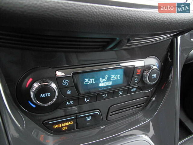 Белый Форд Эскейп, объемом двигателя 2 л и пробегом 117 тыс. км за 14000 $, фото 80 на Automoto.ua