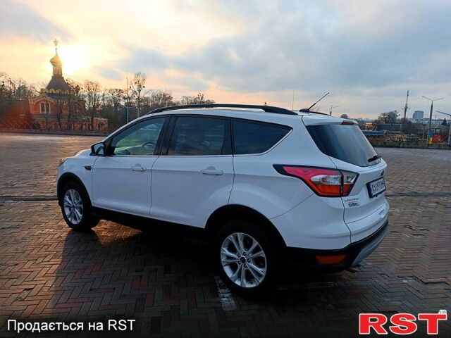 Форд Эскейп 2016 в Харькове на Automoto.ua Белый Форд Эскейп, объемом двигателя 1.5 л и пробегом 178 тыс. км за 11000 $, фото 1 на Automoto.ua