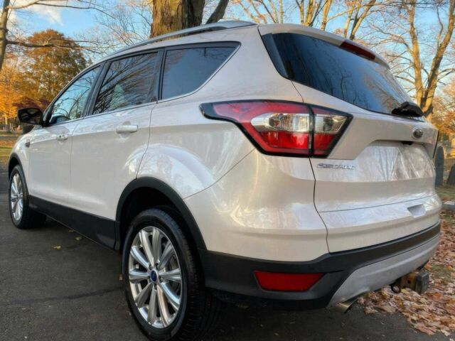 Білий Форд Ескейп, об'ємом двигуна 2 л та пробігом 58 тис. км за 3700 $, фото 5 на Automoto.ua