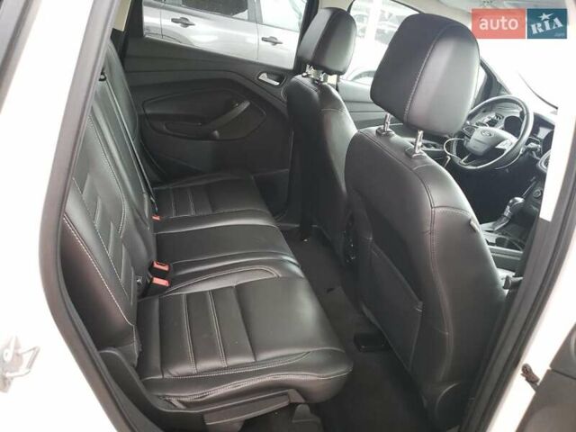 Белый Форд Эскейп, объемом двигателя 2 л и пробегом 160 тыс. км за 1900 $, фото 10 на Automoto.ua