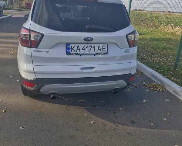 Білий Форд Ескейп, об'ємом двигуна 1.5 л та пробігом 102 тис. км за 14100 $, фото 1 на Automoto.ua