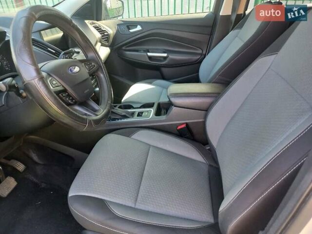 Белый Форд Эскейп, объемом двигателя 1.5 л и пробегом 195 тыс. км за 13250 $, фото 6 на Automoto.ua