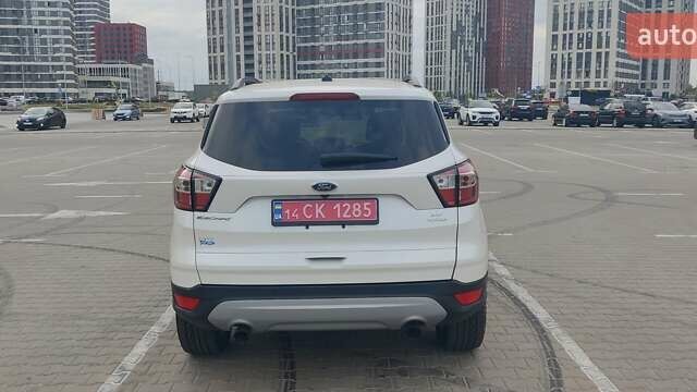 Белый Форд Эскейп, объемом двигателя 1.5 л и пробегом 90 тыс. км за 13500 $, фото 5 на Automoto.ua