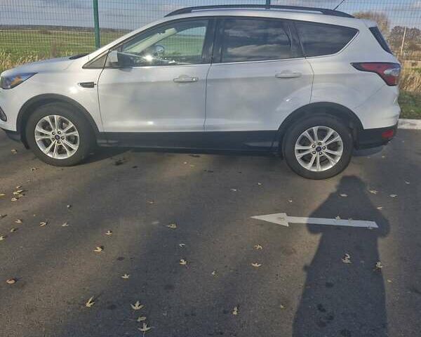 Білий Форд Ескейп, об'ємом двигуна 1.5 л та пробігом 102 тис. км за 14100 $, фото 2 на Automoto.ua