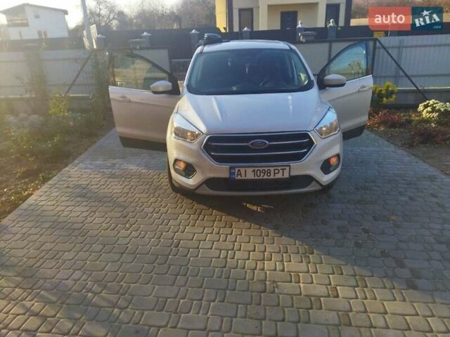 Белый Форд Эскейп, объемом двигателя 1.5 л и пробегом 185 тыс. км за 11000 $, фото 1 на Automoto.ua