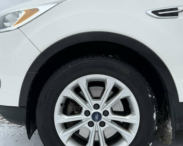 Белый Форд Эскейп, объемом двигателя 1.5 л и пробегом 135 тыс. км за 12500 $, фото 11 на Automoto.ua