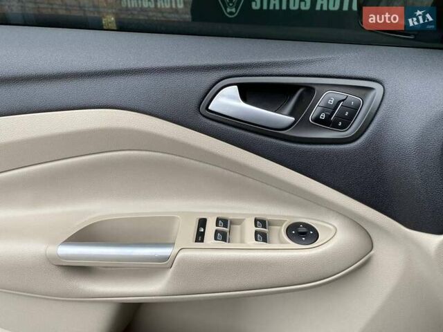 Белый Форд Эскейп, объемом двигателя 2 л и пробегом 82 тыс. км за 15300 $, фото 14 на Automoto.ua