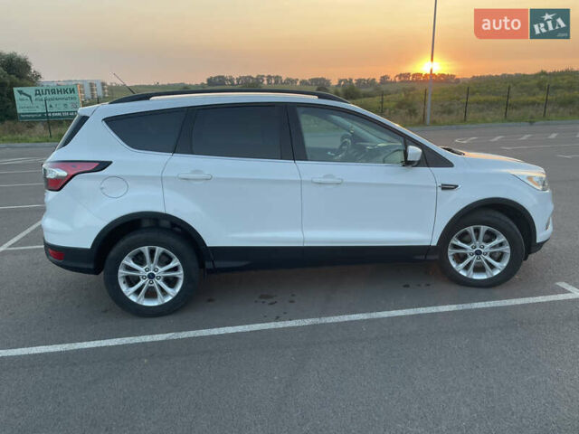 Білий Форд Ескейп, об'ємом двигуна 1.5 л та пробігом 145 тис. км за 12500 $, фото 3 на Automoto.ua