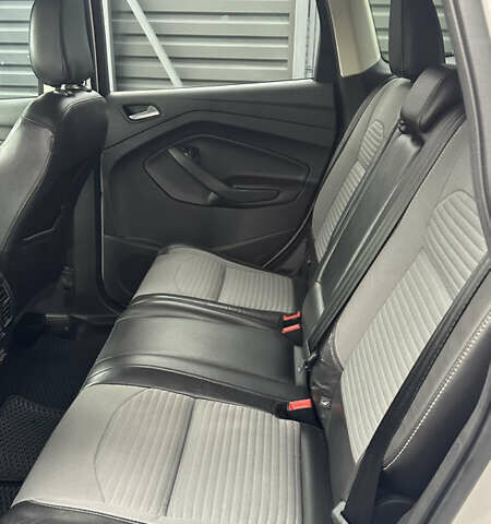 Білий Форд Ескейп, об'ємом двигуна 1.5 л та пробігом 126 тис. км за 16000 $, фото 12 на Automoto.ua