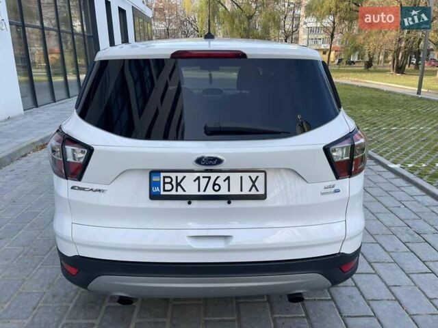 Білий Форд Ескейп, об'ємом двигуна 1.5 л та пробігом 267 тис. км за 10450 $, фото 7 на Automoto.ua