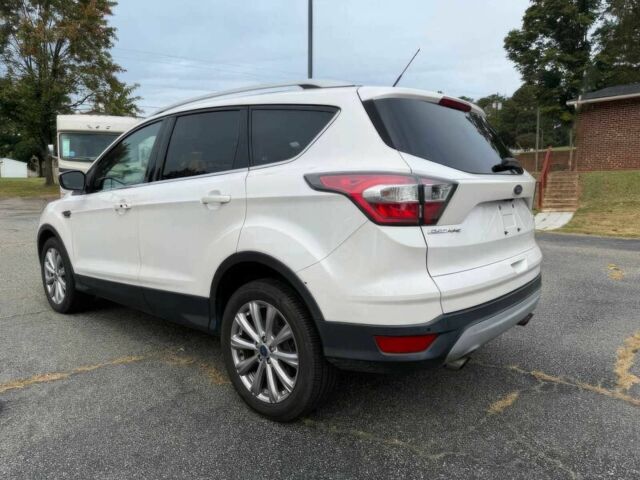 Белый Форд Эскейп, объемом двигателя 1.5 л и пробегом 68 тыс. км за 9500 $, фото 5 на Automoto.ua