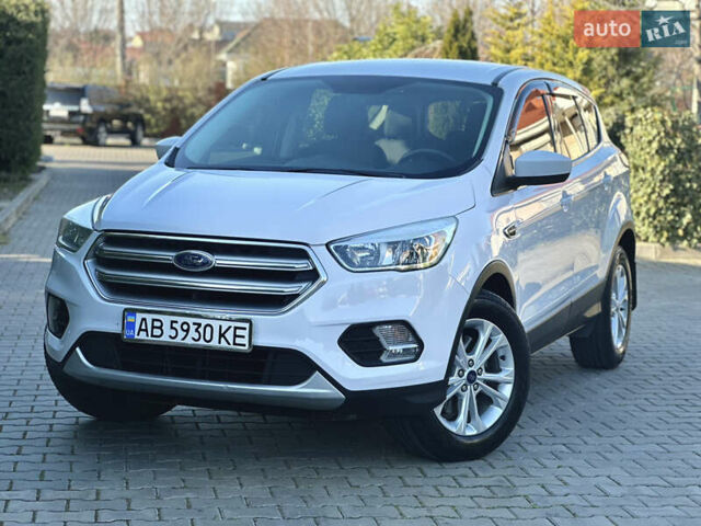 Білий Форд Ескейп, об'ємом двигуна 1.5 л та пробігом 179 тис. км за 12700 $, фото 5 на Automoto.ua