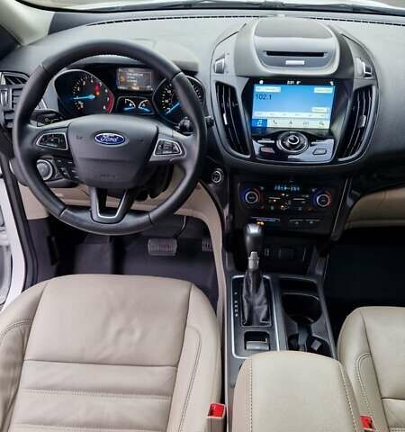 Белый Форд Эскейп, объемом двигателя 1.5 л и пробегом 177 тыс. км за 14000 $, фото 20 на Automoto.ua