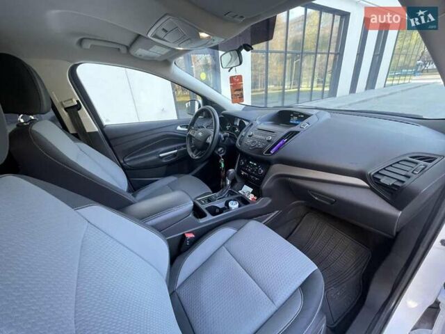 Білий Форд Ескейп, об'ємом двигуна 1.5 л та пробігом 267 тис. км за 10450 $, фото 20 на Automoto.ua