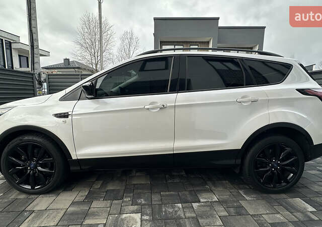 Білий Форд Ескейп, об'ємом двигуна 1.5 л та пробігом 126 тис. км за 16000 $, фото 4 на Automoto.ua