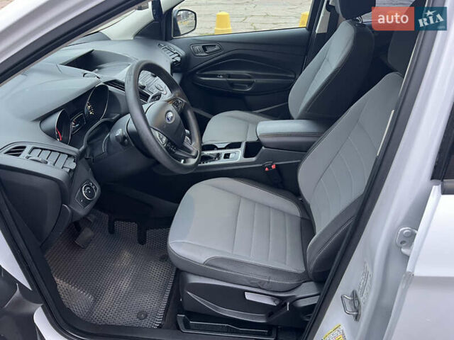 Белый Форд Эскейп, объемом двигателя 2.49 л и пробегом 115 тыс. км за 14000 $, фото 10 на Automoto.ua