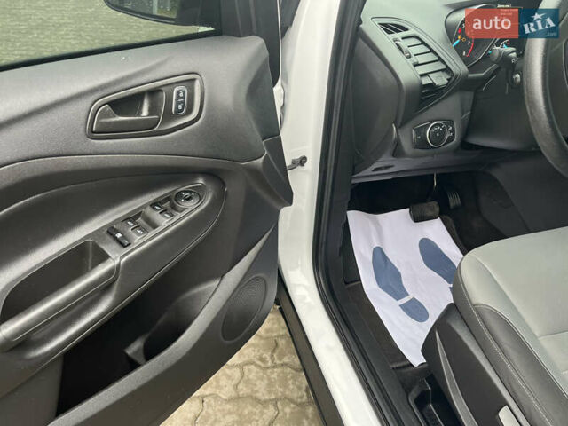 Білий Форд Ескейп, об'ємом двигуна 2.5 л та пробігом 142 тис. км за 12500 $, фото 9 на Automoto.ua