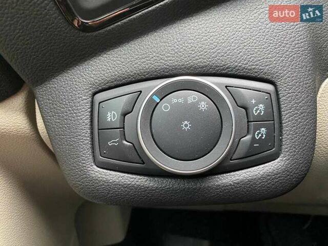 Белый Форд Эскейп, объемом двигателя 2 л и пробегом 82 тыс. км за 15300 $, фото 18 на Automoto.ua