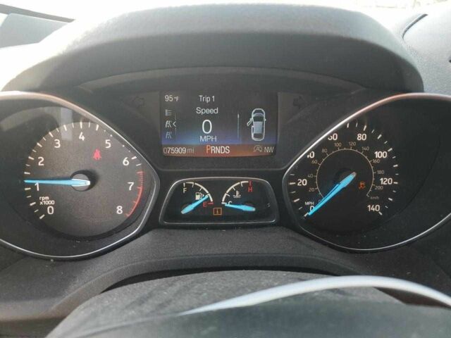 Белый Форд Эскейп, объемом двигателя 2 л и пробегом 76 тыс. км за 2800 $, фото 8 на Automoto.ua