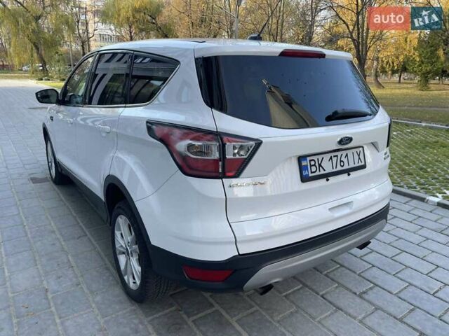Білий Форд Ескейп, об'ємом двигуна 1.5 л та пробігом 267 тис. км за 10450 $, фото 6 на Automoto.ua
