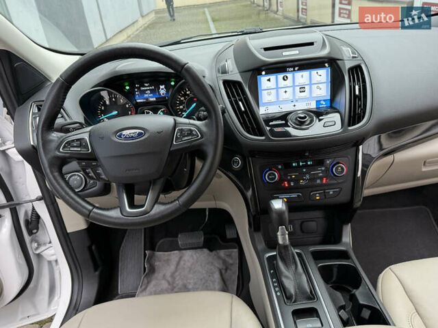 Белый Форд Эскейп, объемом двигателя 1.5 л и пробегом 169 тыс. км за 12950 $, фото 71 на Automoto.ua