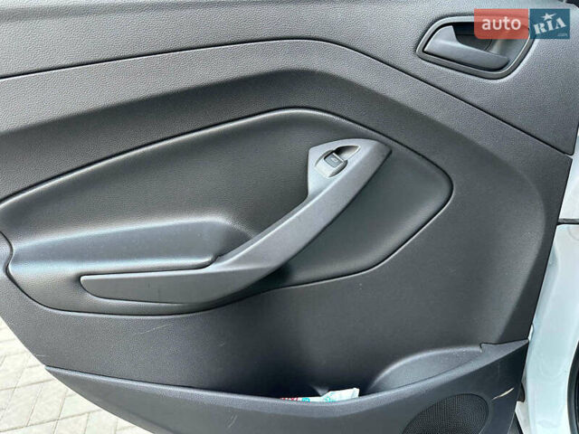 Белый Форд Эскейп, объемом двигателя 2.5 л и пробегом 111 тыс. км за 13490 $, фото 13 на Automoto.ua