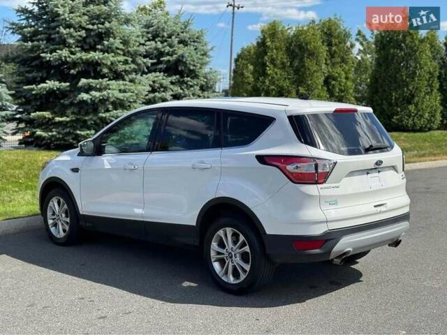 Білий Форд Ескейп, об'ємом двигуна 1.5 л та пробігом 115 тис. км за 9000 $, фото 3 на Automoto.ua