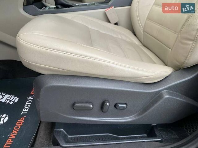 Белый Форд Эскейп, объемом двигателя 2 л и пробегом 82 тыс. км за 15300 $, фото 17 на Automoto.ua