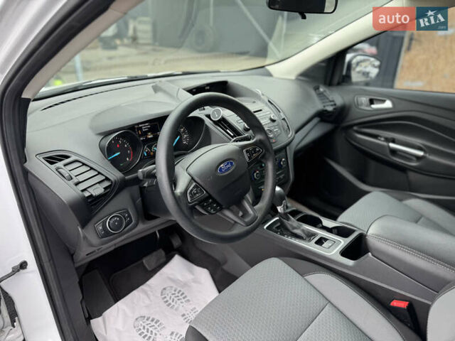 Белый Форд Эскейп, объемом двигателя 1.5 л и пробегом 121 тыс. км за 10999 $, фото 14 на Automoto.ua