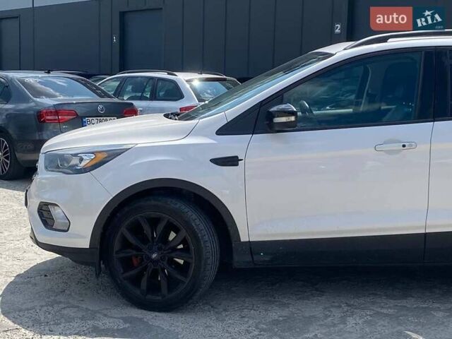 Белый Форд Эскейп, объемом двигателя 1.5 л и пробегом 98 тыс. км за 14990 $, фото 15 на Automoto.ua